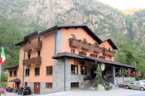 Hotel im Val Masino